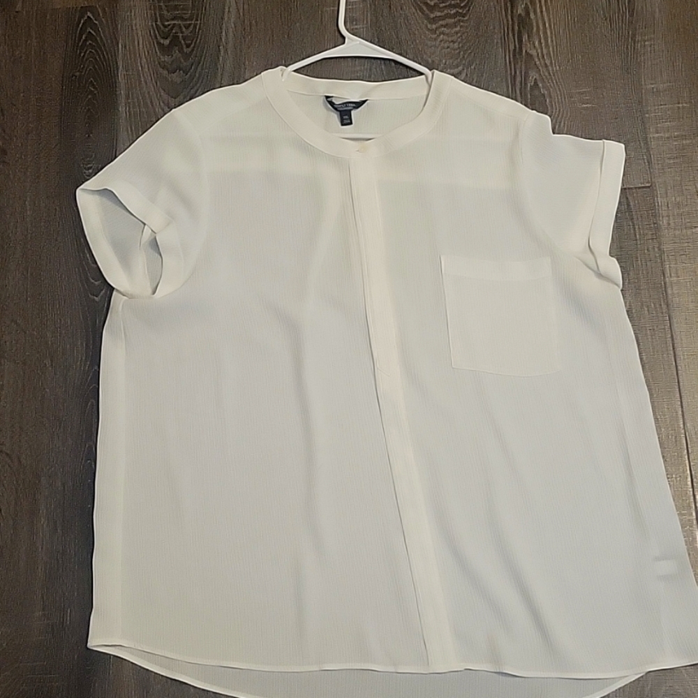 Simply Vera Button Down